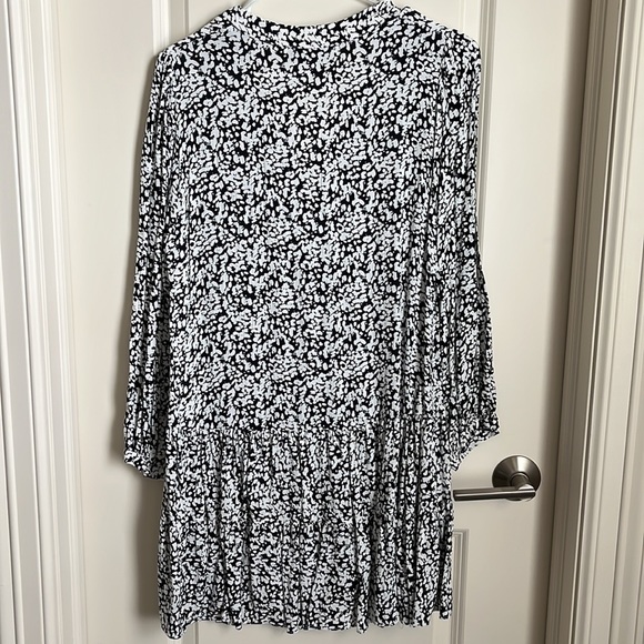 Zara Drop Waist V-neck Dress - Picture 4 of 5
